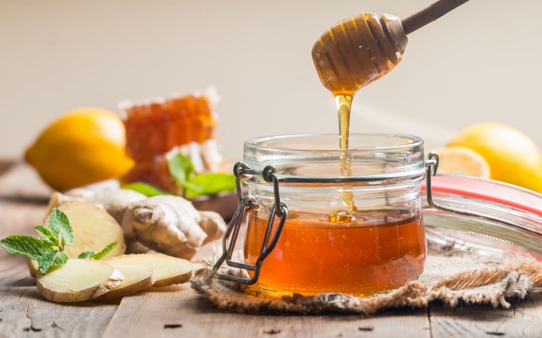 Miel cru image stock. Image du ruche, doux, santé, nourriture